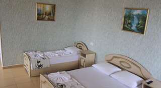 Гостиница Guest house Kristina Лазаревское Улучшенный трехместный номер-15