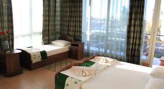 Гостиница Guest house Kristina Лазаревское Улучшенный трехместный номер-7