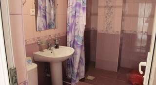 Гостиница Guest house Kristina Лазаревское Улучшенный трехместный номер-13