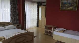 Гостиница Guest house Kristina Лазаревское Улучшенный трехместный номер-12