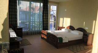 Гостиница Guest house Kristina Лазаревское Улучшенный трехместный номер-5